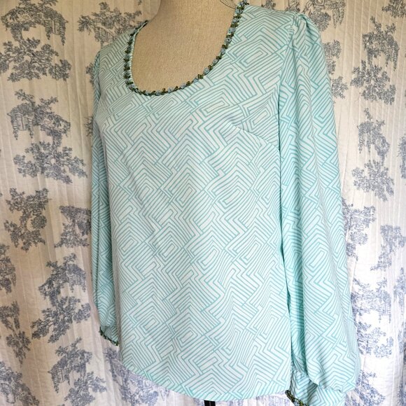 Size M Long Sleeve Blouse Floral Trim New - Picture 3 of 13